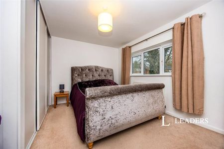 3 bedroom semi-detached house to rent - Photo 4