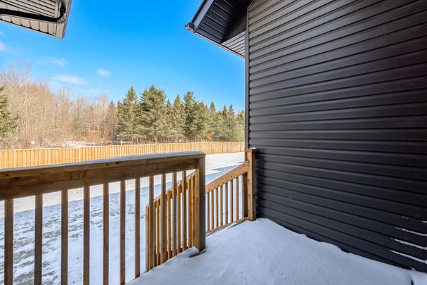 For Lease - 3050 Sandy Acres Avenue, Severn, Ontario - Photo 1