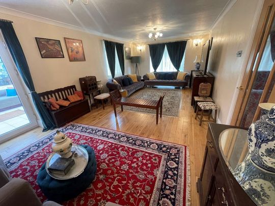 4 bedroom detached house to rent - Photo 1