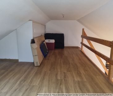 Kleine Dachgeschosswohnung ab Februar verfügbar - 2 Zimmer, Badewan... - Foto 3