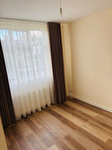 3 Bed Terraced House, Kimberley Avenue, E6 - Photo 3