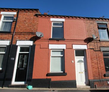 Terraced House to rent on - Photo 2