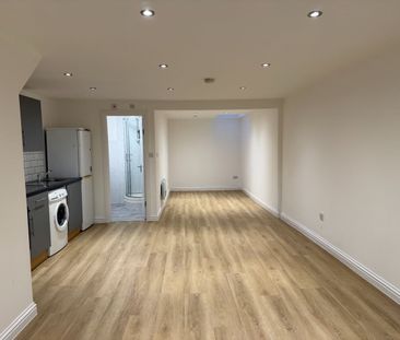 Studio Flat, Two Mile Hill Road, BS15 - Photo 3