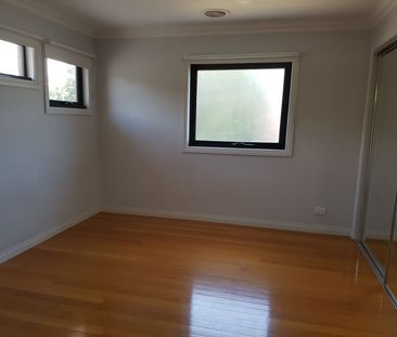 11 Warner Avenue, Ashburton VIC 3147 - House For Rent | Domain - Photo 5