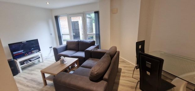 Unit 1, 21 Bridge End, BT54AW, Belfast - Photo 1
