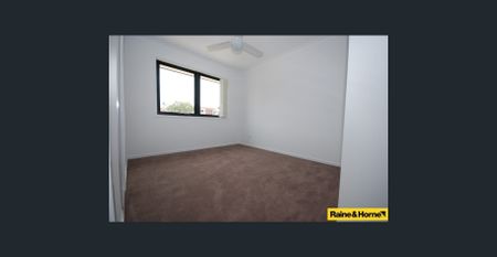 Beautiful Townhouse in Quiet Complex - Photo 2