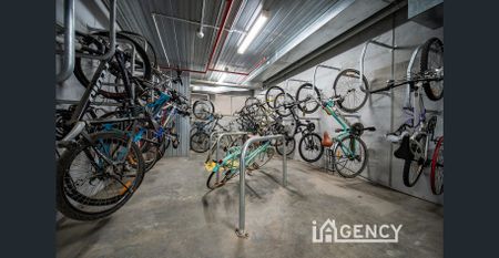 MODERN INNER-CITY LIVING !!! - Photo 5