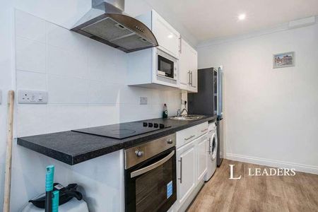 St. Michaels Road, Bournemouth, Dorset, BH2 - Photo 5