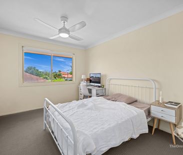FAMILY-FRIENDLY BENOWA TOWNHOUSE – SPACE, PRIVACY & AN UNBEATABLE L... - Photo 4