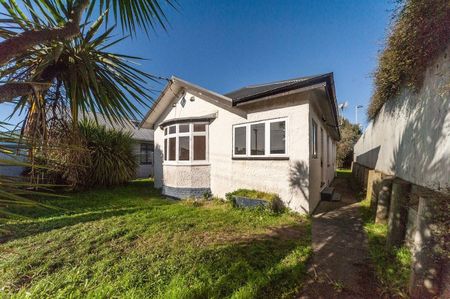 2-Bedroom Home Near Wellington Airport - Photo 2
