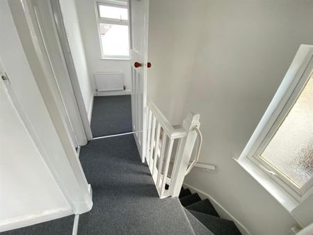 3 bedroom semi-detached house to rent - Photo 2