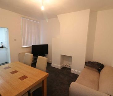 4 bedroom terraced house to rent - Photo 1