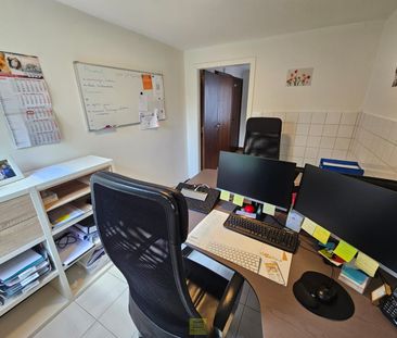 Ruim appartement met aangename tuin en terras - gelegen in een dood... - Photo 2