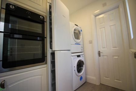 3 bedroom terraced house to rent - Photo 2