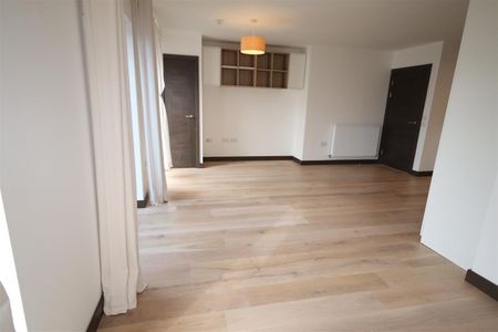 1 bedroom Apartment to let - Photo 5