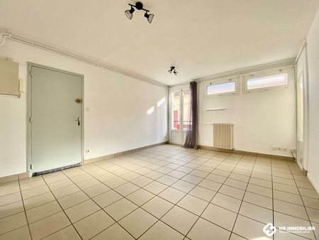 Location Appartement 3 pièces 53m² ROANNE 42300 - Photo 2