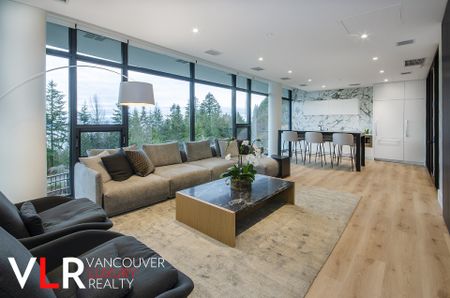 Condo in West Vancouver, BC - Photo 2