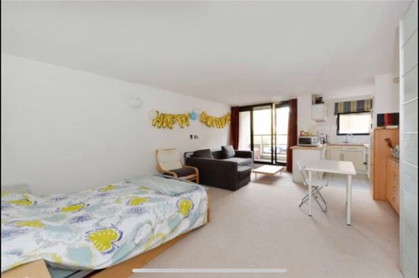 Studio Flat, London, E14 - Photo 1