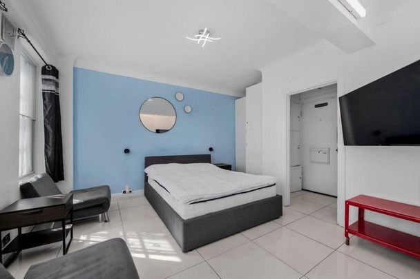 Studio to rent - Photo 1