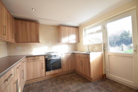 3 bedroom terraced house to rent - Photo 4