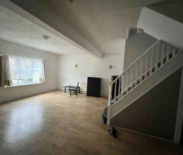 4 Bed Terraced House, Maynard Road, E17 - Photo 3