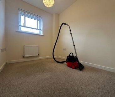 Eighteen Acre Drive, Bristol, Patchway - Photo 3