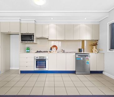 Cosy Modern Apartment in the Heart of Wentworth Point - Photo 1