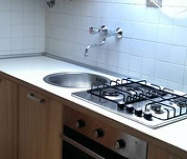 Attic-Aventino: Semi Furnished 2 bedroom, 1 bath, little balcony, p... - Photo 6