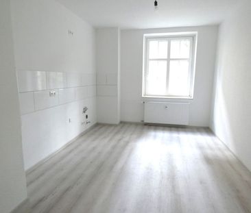 *** Modernisierte Altbauwohnung mit toller Wohnküche und Loggia zu ... - Photo 5