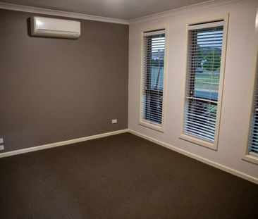 THREE BEDROOM HOME IN GREAT LOCATION! - Photo 2