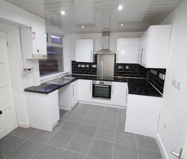 2 bedroom terraced house to rent - Photo 5