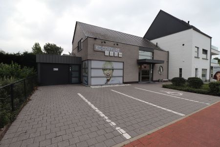 Modern en energiezuinig 2-slaapkamerappartement met carport en ruim terras. - Photo 5