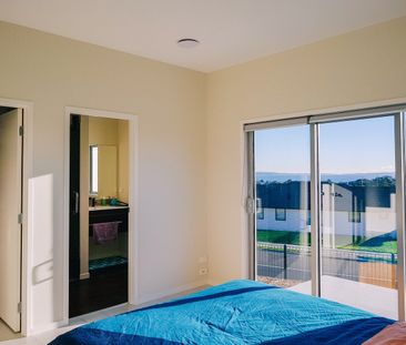 Exquisite 3-Bedroom, 3-Bathroom Home with Spectacular Sea Views in ... - Photo 3