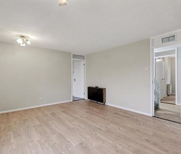 3 bedroom flat to rent - Photo 2