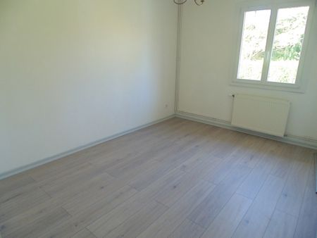Location Maison 4 pièces 92m² ST PAUL DE VARAX 01240 - Photo 4