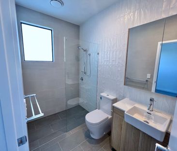 Architect Designed Townhouse - Photo 4