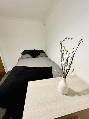 5 bedroom house to rent - Photo 1