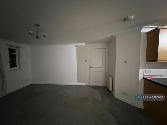 3 bedroom flat to rent - Photo 1