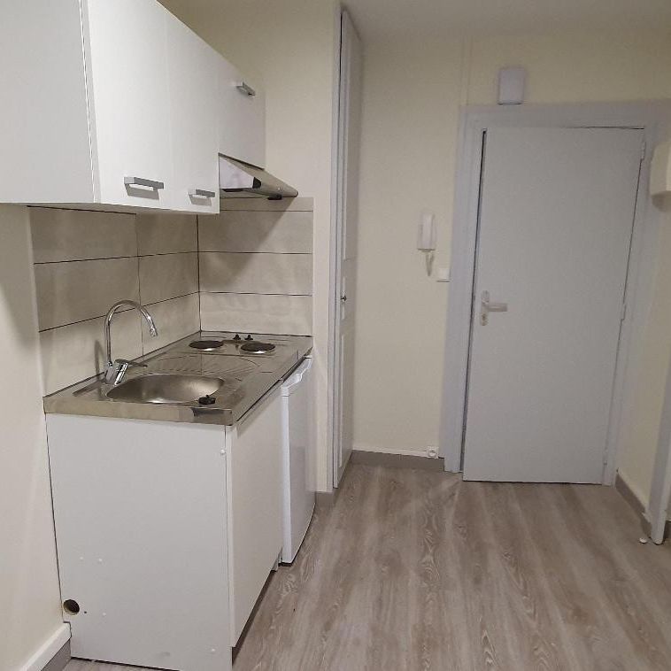 Location Appartement 1 pièce 20m² CLERMONT FERRAND 63000 - Photo 1