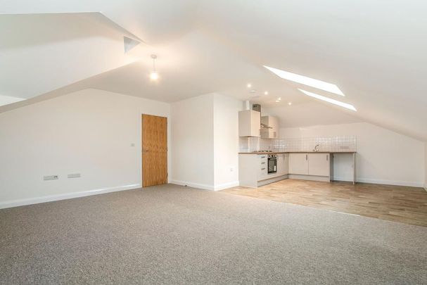 1 bedroom flat to rent - Photo 1