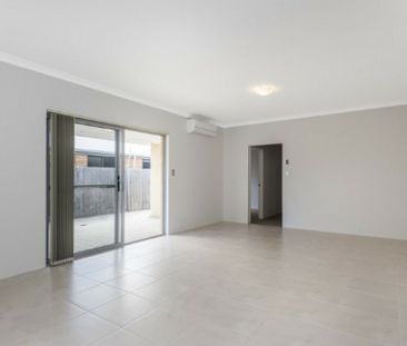 Perfectly Positioned Home Close to Parks, Schools & Waterfront. - Photo 2