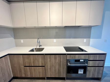 For Lease - 8 Beverley Glen Boulevard Unit# C507, Vaughan, Ontario - Photo 2