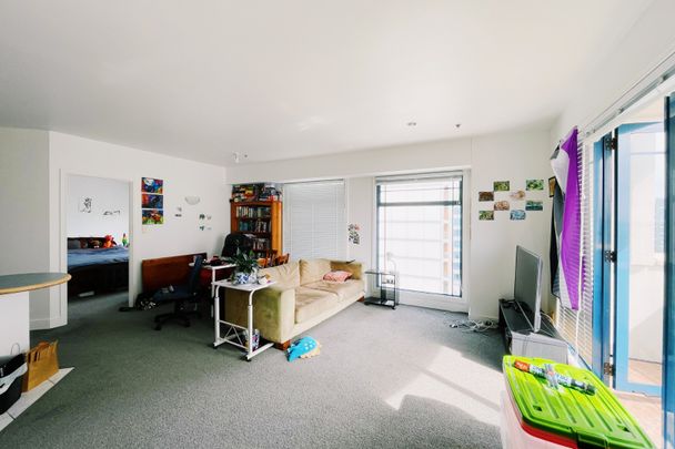 Spacious CBD Apartment - Photo 1