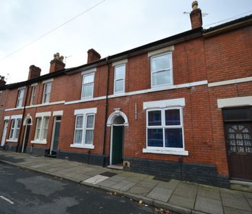 4 bed Mid Terraced House for Rent - Photo 2