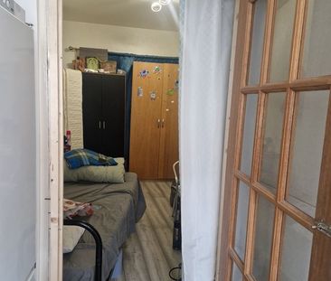 Room in a Shared House, Thornton Road, IG1 - Photo 2