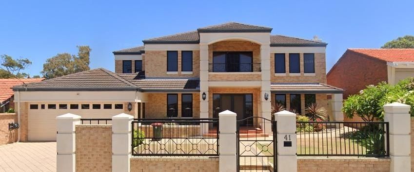 Stunning family home with pool - Photo 1