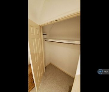 2 bedroom semi-detached house to rent - Photo 6