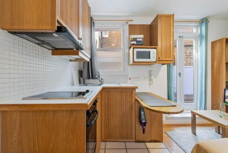 Studio to rent - Photo 2