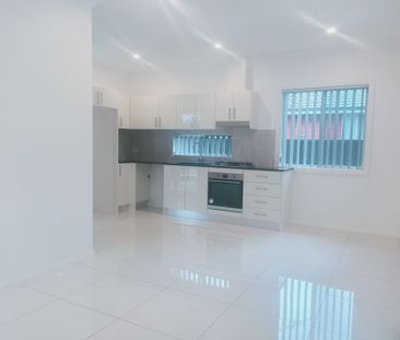 Near New 2 Bedroom Granny Flat with Water Usage Included!!! - Photo 4