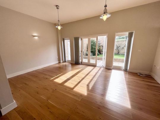 4 bedroom terraced house to rent - Photo 1